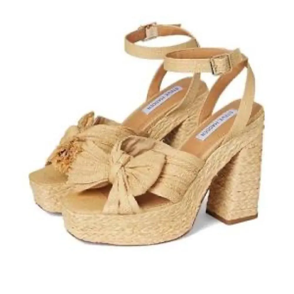 Steve Madden ROMEY Natural Raffia Bow Platform Sandals - Legs for Days